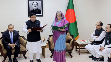 প্রধানমন্ত্রীর কাছে শপথ নিলেন লালমনিরহাট জেলা পরিষদ চেয়ারম্যান