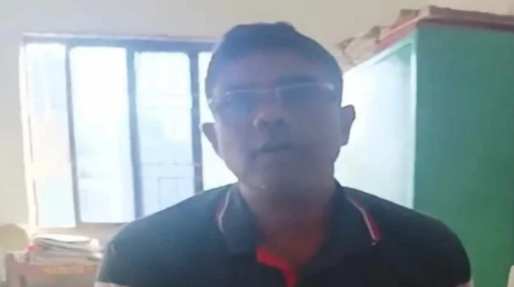 ম্যানেজারকে স্যার না ডাকায় অসদাচরণের অভিযোগ গ্রাহকের ম্যানেজারকে স্যার না ডাকায় অসদাচরণের অভিযোগ গ্রাহকের