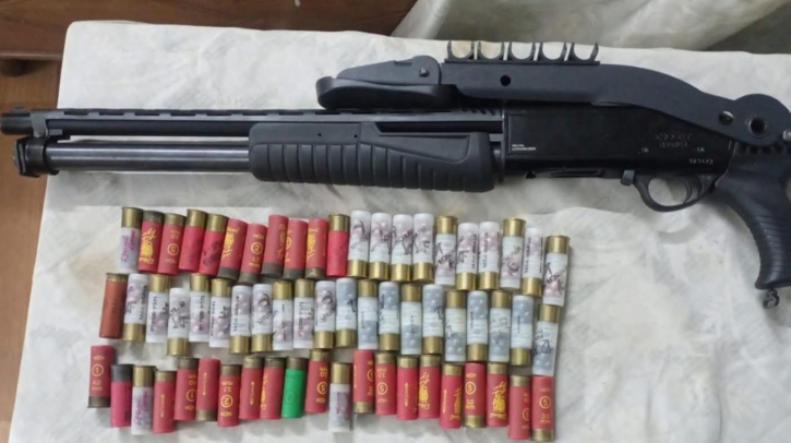 মোহাম্মদপুর থেকে শটগান ও ৬৩ রাউন্ড কার্তুজ উদ্ধার