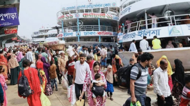 ঈদের ছুটি শেষে রাজধানীতে ফিরছে মানুষ, সদরঘাটে উপচেপড়া ভিড়