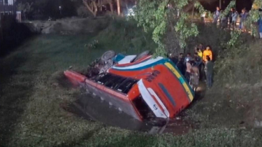 রাজশাহীতে দুটি বাস ও ট্রাকের সংঘর্ষে নিহত ২
