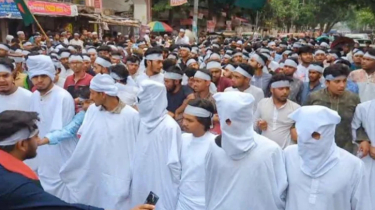 মাথায় কাফনের কাপড় বেঁধে পলিটেকনিক শিক্ষার্থীদের মিছিল