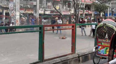 সায়েন্সল্যাব মোড়ে আগুন জ্বালিয়ে বিক্ষোভ, বন্ধ যান চলাচল