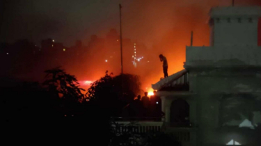 নারায়ণগঞ্জে পৃথক দুই জায়গায় আগুন