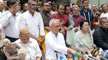 শেখ হাসিনার নির্দেশেই মানবেন্দ্রের বাড়িতে আগুন : রিজভী