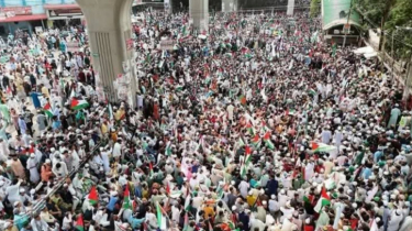 প্রেসক্লাব এলাকায় অর্ধলাখ মানুষের জমায়েত