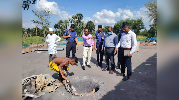 শ্রীপুরে অভিযানে ২০ বস্তা কয়লা ও ২৫টি হর্স পাওয়ার জব্দ শ্রীপুরে অভিযানে ২০ বস্তা কয়লা ও ২৫টি হর্স পাওয়ার জব্দ