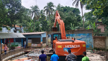 ময়মনসিংহে আ.লীগ নেতার চিড়িয়াখানা গুঁড়িয়ে দিলো প্রশাসন