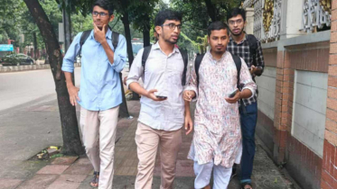 ডিএমপি সদর দপ্তরে বুয়েট শিক্ষার্থীরা