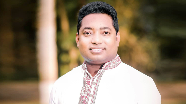 ভারত থেকে ফিরেই গ্রেপ্তার হলেন ছাত্রলীগ নেতা ভারত থেকে ফিরেই গ্রেপ্তার হলেন ছাত্রলীগ নেতা