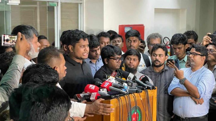 রুমিন ফারহানা বিএনপির ‘আ.লীগ বিষয়ক সম্পাদক’ : হাসনাত রুমিন ফারহানা বিএনপির ‘আ.লীগ বিষয়ক সম্পাদক’ : হাসনাত