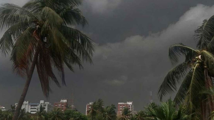 ঢাকার আকাশ থাকবে মেঘলা, হালকা ‍বৃষ্টির আভাস