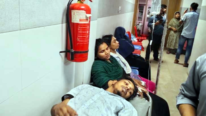 কালিয়াকৈরে দুই দিনে পোশাক কারখানার তিন শতাধিক শ্রমিক অসুস্থ