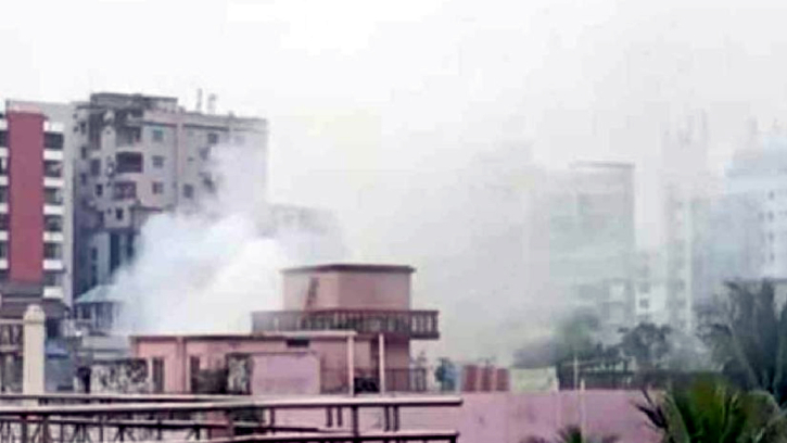 মোহাম্মদপুরে আবাসিক ভবনে আগুন