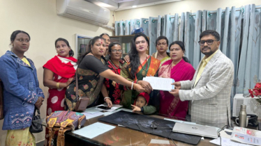 রংপুর-৩ আসনে স্বতন্ত্র প্রার্থী হিসেবে রানীর নমিনেশন ফরম সংগ্রহ রংপুর-৩ আসনে স্বতন্ত্র প্রার্থী হিসেবে রানীর নমিনেশন ফরম সংগ্রহ