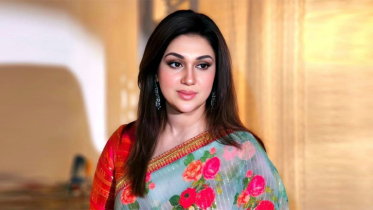 চমক নিয়ে আবারও পর্দায় আসছেন অপু বিশ্বাস