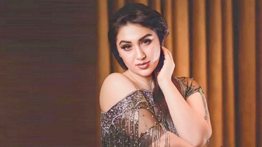 নতুন উদ্যমে ফিরছেন অপু বিশ্বাস