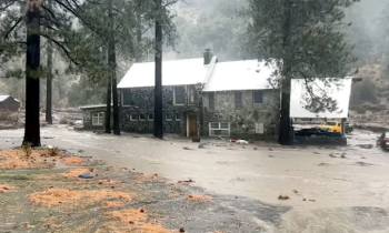 ক্যালিফোর্নিয়ায় ভয়াবহ ঝড় ও ভারি বৃষ্টি, ৩ জনের মৃত্যু