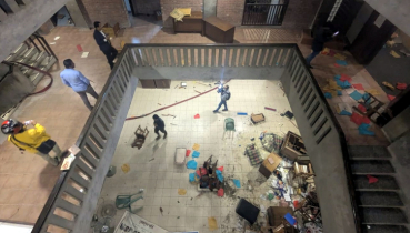 ধানমন্ডিতে ছায়ানট ভবনে ভাঙচুর ও অগ্নিসংযোগ ধানমন্ডিতে ছায়ানট ভবনে ভাঙচুর ও অগ্নিসংযোগ