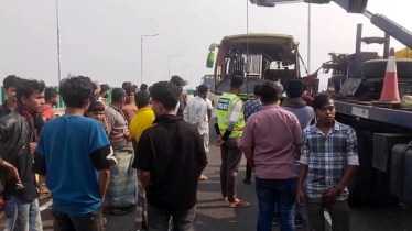ঢাকা-ভাঙ্গা এক্সপ্রেসওয়েতে বাস-ট্রাক সংঘর্ষে নিহত ৩