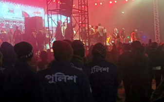 ফরিদপুরে জেমসের কনসার্টে হামলা-ভাঙচুর