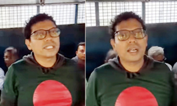 প্রিজনভ্যানে জাতীয় সংগীত গাইলেন পলক