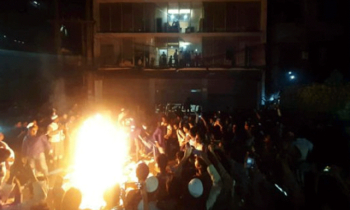 প্রথম আলো ও ডেইলি স্টার কার্যালয়ে হামলা-ভাঙচুর প্রথম আলো ও ডেইলি স্টার কার্যালয়ে হামলা-ভাঙচুর