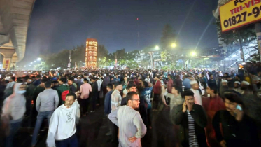 হাদীর মৃত্যুতে উত্তাল শাহবাগ হাদীর মৃত্যুতে উত্তাল শাহবাগ