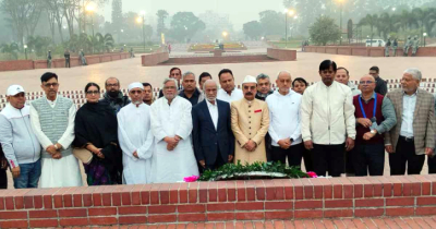 তারেক রহমানের পক্ষে স্মৃতিসৌধে শ্রদ্ধা নিবেদন