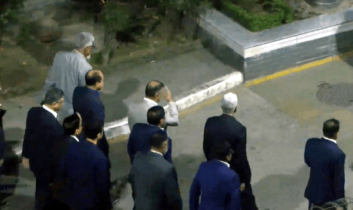 এভারকেয়ার হাসপাতালে মায়ের পাশে তারেক রহমান