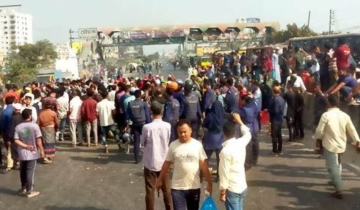 ঢাকা–চট্টগ্রাম মহাসড়ক অবরোধ, তীব্র যানজট ঢাকা–চট্টগ্রাম মহাসড়ক অবরোধ, তীব্র যানজট