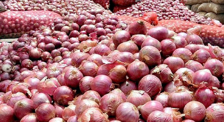 ভারতীয় পেঁয়াজ আমদানি শুরু, কমে যাচ্ছে দাম