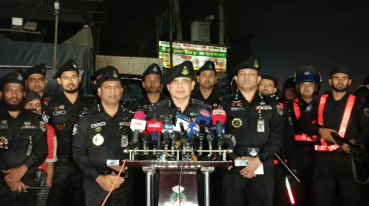 চাঁদাবাজি বন্ধ হওয়ার পরও বেড়েছে চুরি, ডাকাতি ও ছিনতাই : র্যাব চাঁদাবাজি বন্ধ হওয়ার পরও বেড়েছে চুরি, ডাকাতি ও ছিনতাই : র্যাব
