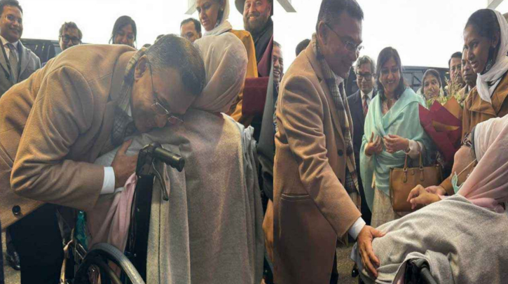 মাকে সারপ্রাইজ দিলেন তারেক রহমান মাকে সারপ্রাইজ দিলেন তারেক রহমান