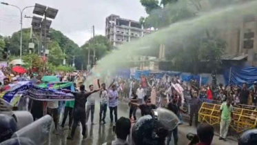 যমুনা অভিমুখে চাকরিচ্যুত বিডিআর সদস্যরা, সাউন্ড গ্রেনেড নিক্ষেপ