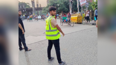 রাজধানীতে ট্রাফিকের ভূমিকায় ছাত্রদল
