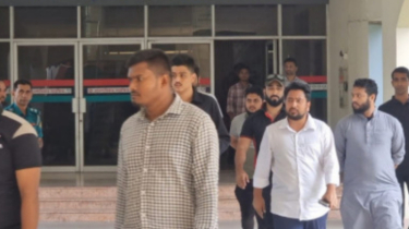 ফরিদপুরের উদ্দেশ্যে খুলনা ছাড়লো এনসিপি নেতারা