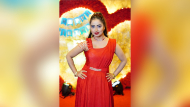 আখি চৌধুরীর কান্না ছুঁয়ে গেলো হৃদয়  “জানতাম না রে বন্ধু” গানে ঝড়!