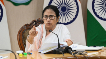 আ.লীগ নেতাদের ভারতে আশ্রয় নিয়ে মমতার বিস্ফোরক মন্তব্য