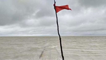 ১৫ অঞ্চলে ঝড়ের আভাস, নদীবন্দরে সতর্ক সংকেত