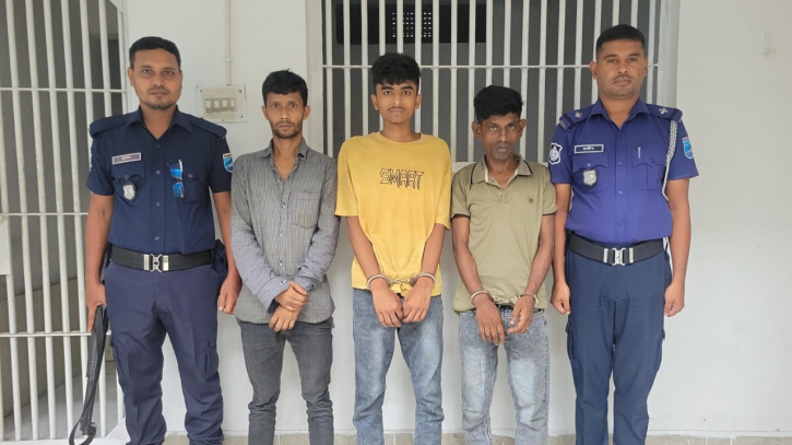 ডাকাতির প্রস্তুতিকালে দেশীয় অস্ত্রসহ গ্রেপ্তার ৩ ডাকাতির প্রস্তুতিকালে দেশীয় অস্ত্রসহ গ্রেপ্তার ৩