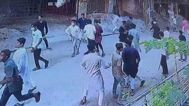 পল্লবীতে ৫ কোটি টাকা চাঁদা না পেয়ে হামলা-গুলি পল্লবীতে ৫ কোটি টাকা চাঁদা না পেয়ে হামলা-গুলি