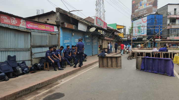 রাজবাড়ীতে এনসিপির পদযাত্রা, তৎপর আইনশৃঙ্খলা রক্ষাকারী বাহিনী রাজবাড়ীতে এনসিপির পদযাত্রা, তৎপর আইনশৃঙ্খলা রক্ষাকারী বাহিনী