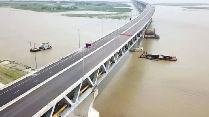 পদ্মা সেতু নির্মাণে মোবাইল ফোন সেবার ব্যয়ে সারচার্জ বন্ধে নোটিশ!