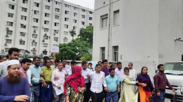 সচিবালয়ে কর্মচারীদের বিক্ষোভ মিছিল