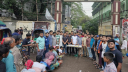 দুস্থদের মাঝে খাবার বিতরণ জবি ছাত্রদলের