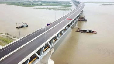 পদ্মা সেতু নির্মাণে মোবাইল ফোন সেবার ব্যয়ে সারচার্জ বন্ধে নোটিশ!