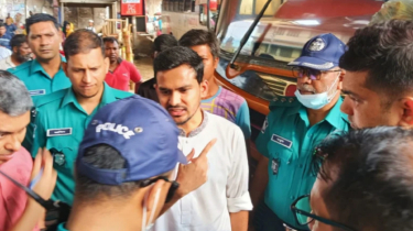 মহাখালী বাস টার্মিনালে উপদেষ্টা আসিফ, লাবিবা ক্ল্যাসিককে জরিমানা