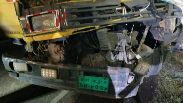 বরিশালে গভীর রাতে দুই ট্রাকের সংঘর্ষে নিহত ২