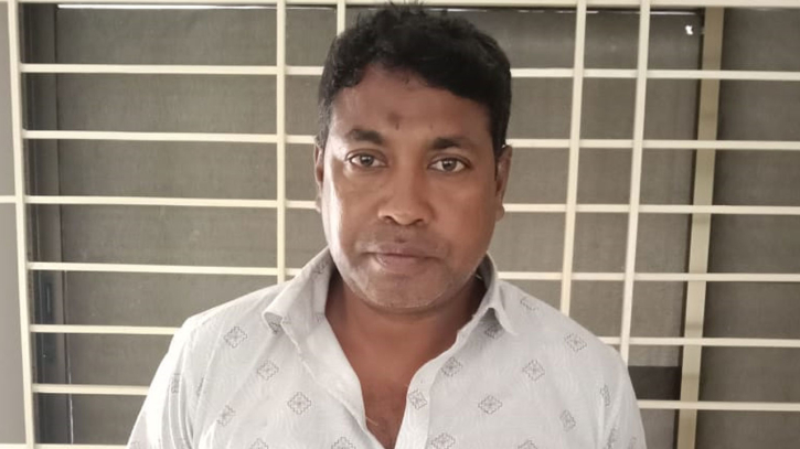 পিস্তল-ককটেলসহ বিএনপি নেতা আটক পিস্তল-ককটেলসহ বিএনপি নেতা আটক